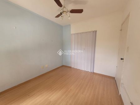 Apartamento com 3 quartos e 65m² para alugar em Mont Serrat, Porto Alegre. - Photo 2