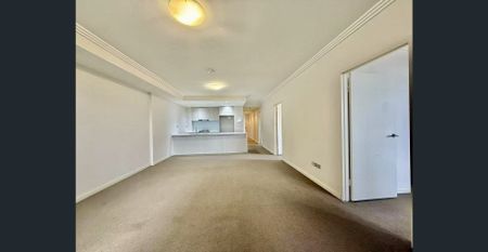 Ground floor 3 Bedroom + Study Apartment - Photo 2