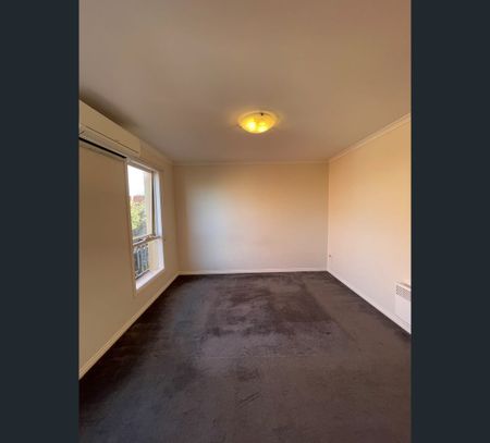 10/117 Albion Street, Brunswick, Vic 3056 - Photo 4