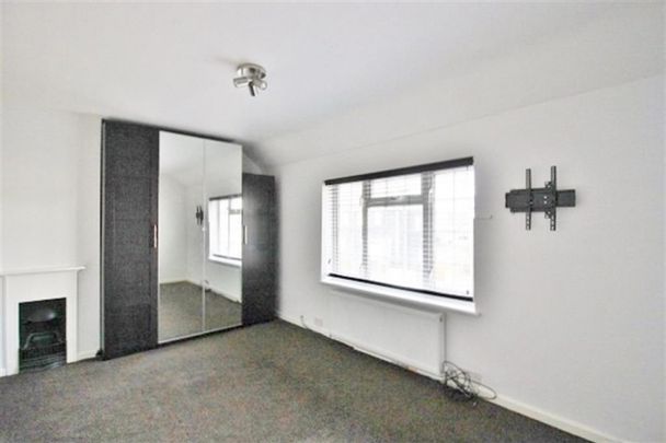 Lyminton Road, Dagenham, Essex, RM8 1RR - Photo 1