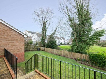 A detached 4 bedroom property, with off street parking, garage and gardens. 2 bathrooms and 2 reception rooms. Close to the town and harbour. Available for 12 m - Photo 5