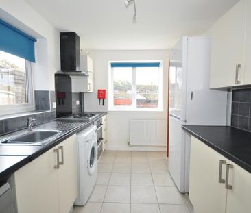 1 bedroom in a house share to rent - Photo 5