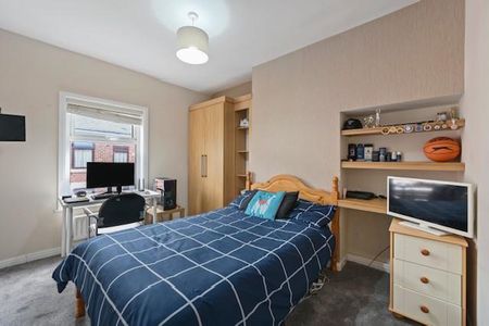 6 bedroom end of terrace house to rent - Photo 5