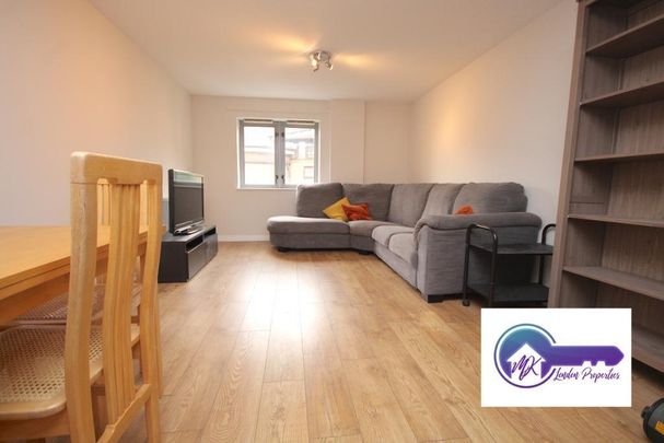 3 Bedroom Flat To Rent - Photo 1