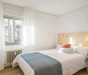 Room in a shared 16-bedroom apartment for rent in Ciudad Universitaria - Photo 1