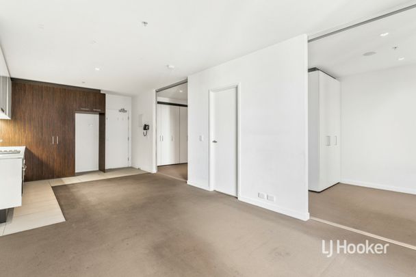 4401/639 Lonsdale Street, Melbourne VIC, Belconnen - Photo 1
