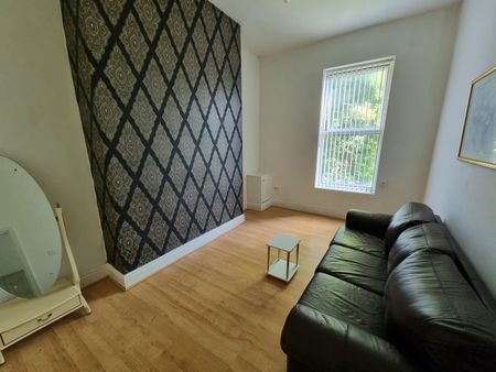 1 Bed Flat, Liverpool, L8 - Photo 2