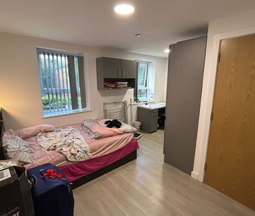 Studio Flat, Humphrey Road, M16 - Photo 1
