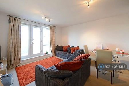 2 bedroom flat to rent - Photo 2