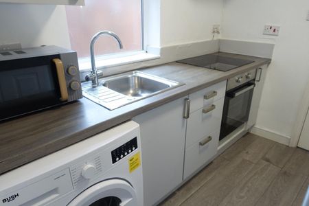 3 bedroom House To Let - Photo 5