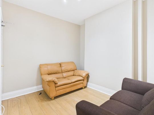 71 Sandhurst Gardens, Belfast, BT9 5AX - Photo 1