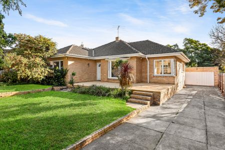 23 Caramar Avenue, Brighton East VIC 3187 - House For Rent | Domain - Photo 2