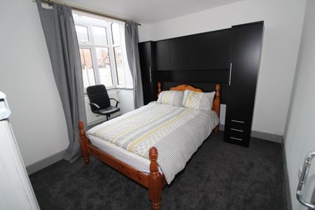 Marsh Lane, PRESTON PR1 8RT - Photo 5