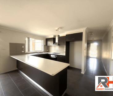 For Lease – Modern 3 Bedroom Home - Photo 5