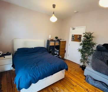 Room in a Shared House, Aslett Street, SW18 - Photo 5