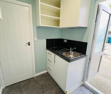 Studio to rent - Photo 6