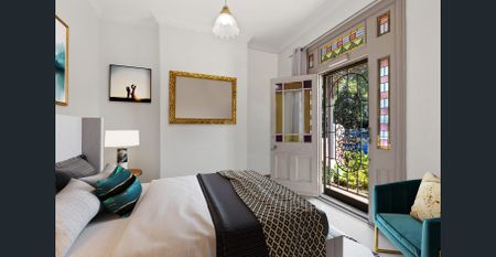 Elegant Victorian Semi in Prime Parkside Location - Photo 2