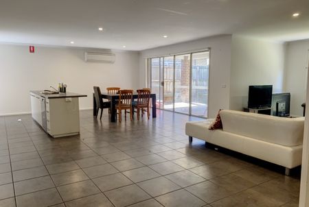 6 Katelyn Court, WAURN PONDS VIC 3216 - Photo 5