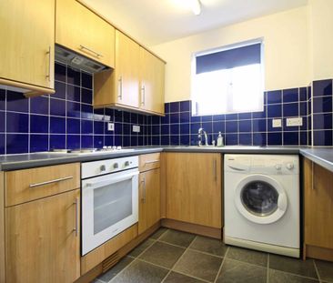 Barnum Court, Swindon, Swindon, SN2 - Photo 6