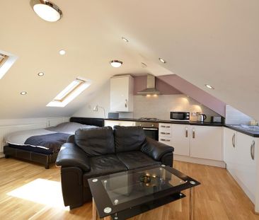 Studio to rent - Photo 2