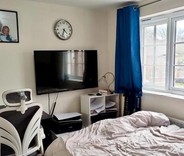 4 bedroom semi-detached house to rent - Photo 4