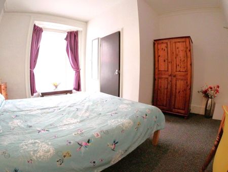 65 Monks Road, Lincoln, Lincolnsire, LN2 5HP - Photo 3