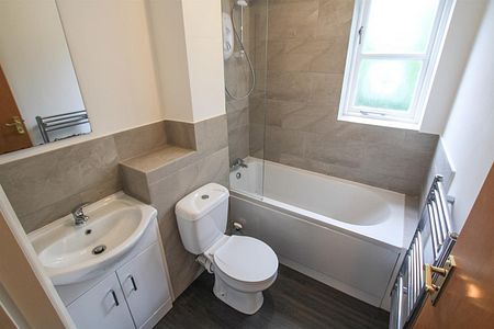 Barham Court Lowestoft Road, Gorleston - Photo 5