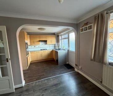 3 bedroom Terraced House To Let - Photo 6