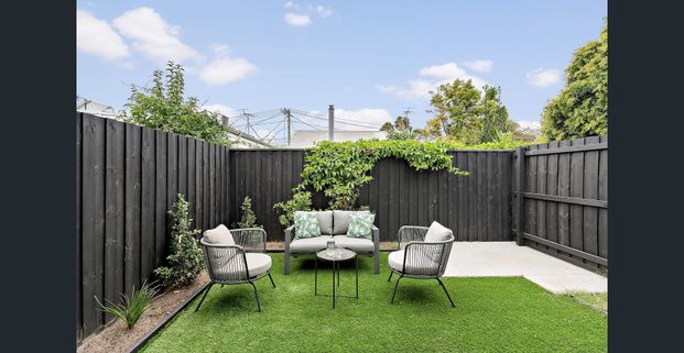 Contemporary Urban Life! - Photo 1