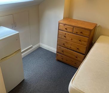 Room in a Shared House, Brenthurst Road, NW10 - Photo 2