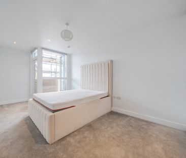 Flat to rent - 30 River Garden Walk, London, SE10 - Photo 5