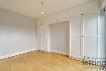 Hampden Way, London, Greater London, N14 7LY - Photo 4