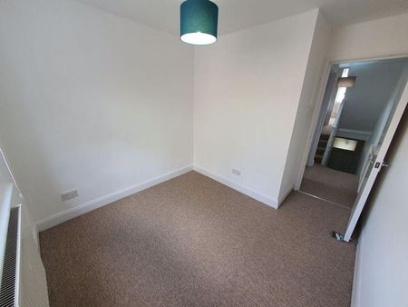 3 bedroom flat to rent - Photo 5