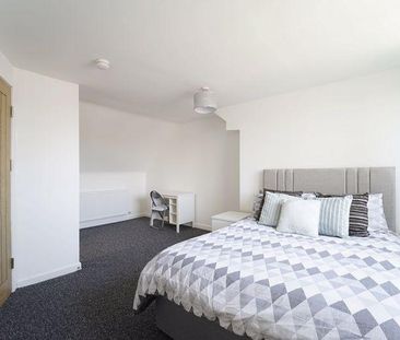 5 bedroom semi-detached house to rent - Photo 3
