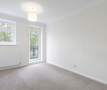 3 bedroom end of terrace house to rent - Photo 1