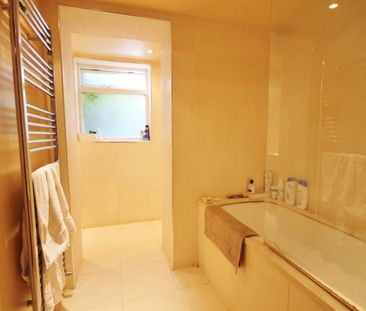 Minford Gardens, London, W14 0AN - Photo 4