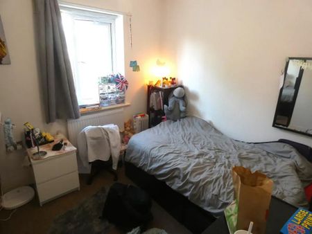 4 bedroom house to rent - Photo 3