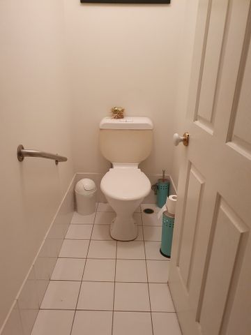 2-bedroom shared unit/townhouse, Monterey Avenue - Photo 4