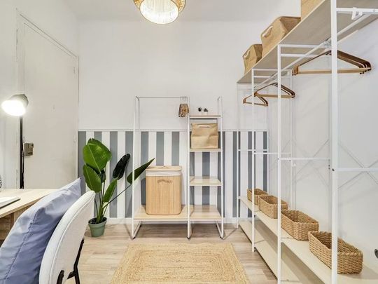 Passeig de Valldaura, Barcelona, Catalonia 08016 - Photo 1