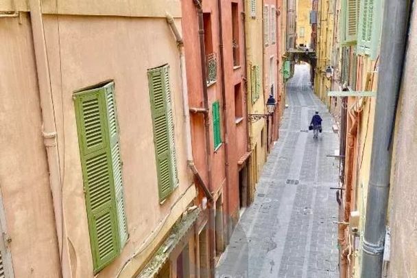 Location Meublée - Menton vieille ville - 2 pièces - Photo 1