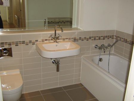 2 bedroom flat to rent - Photo 4