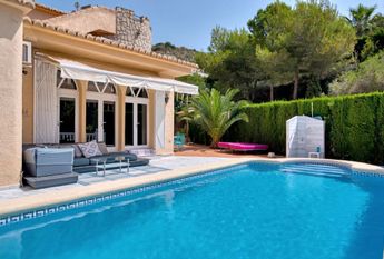 Villa for rent in Cumbre del Sol with 5 bedrooms