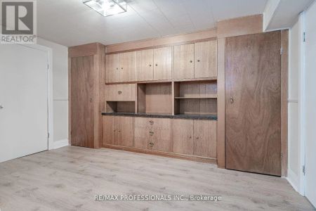 364 RATHBURN ROAD - Photo 5