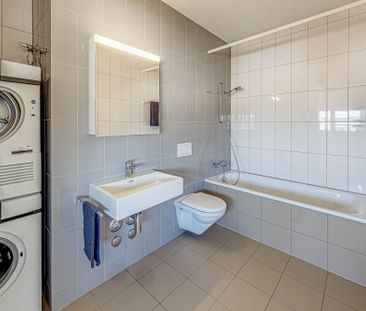 Modern and spacious - Photo 4