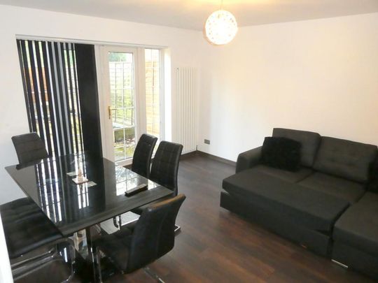 4 bedroom semi-detached house to rent - Photo 1