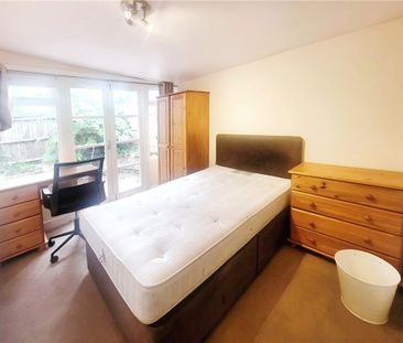 Langham Place, Egham, Surrey, TW20 9EB - Photo 4