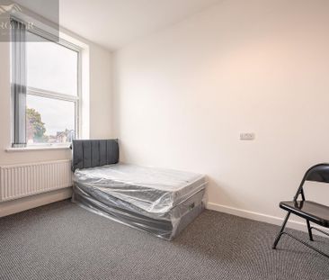 4 bedroom apartment to rent - Photo 4