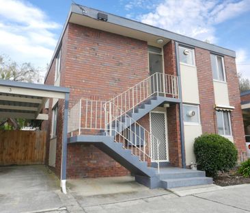 Beautiful two bedroom apartment in prime position - Photo 2