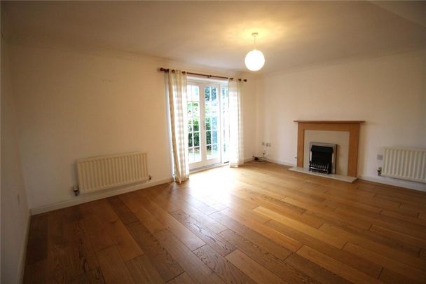 6 bedroom link detached house to rent - Photo 1