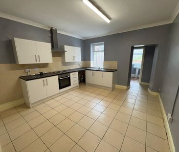 2 bed Terraced - To Let - Photo 4